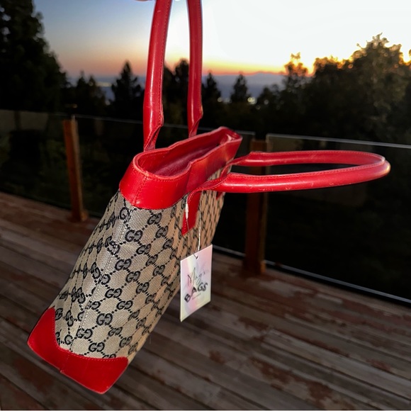 Gucci: Jacquard Monogram GG Red Leather Trimmed Tote Bag - Picture 9 of 17